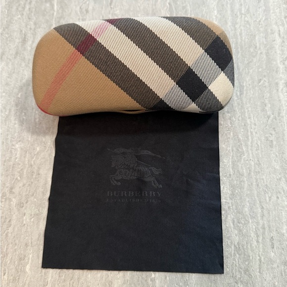 Burberry Classic Nova Check Plaid Hard Clamshell Case - Picture 1 of 4